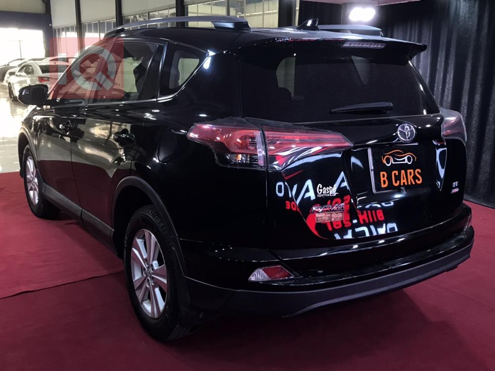 تۆیۆتا ڕاڤ 4